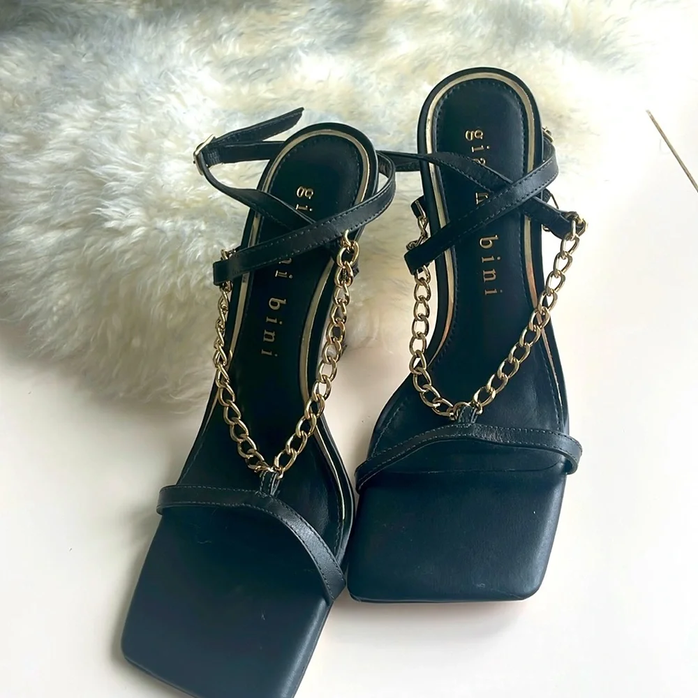 Gianni Bini Black Leather High Heel Strappy Sandals New Size 8.5 - Picture 3 of 7